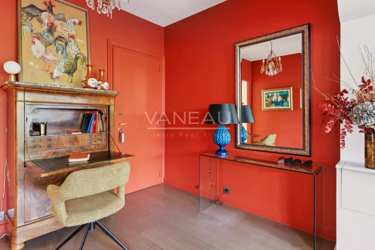 PARIS XVIe - Suchet - Raffet -  Etage élevé, vues dégagées.