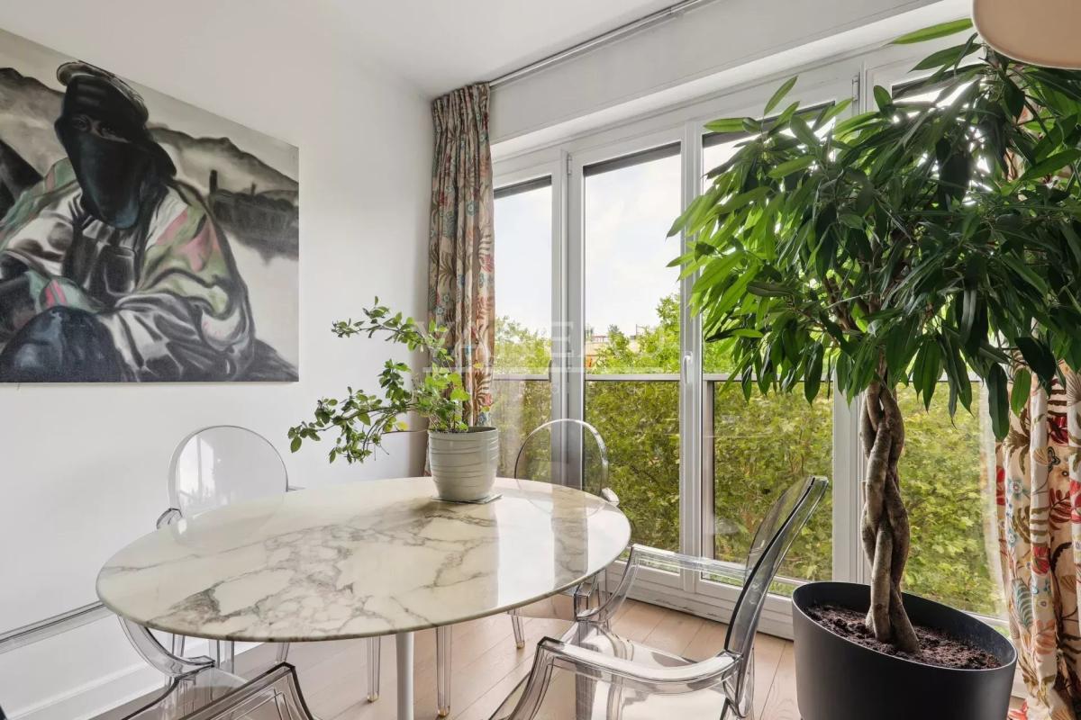 PARIS XVIe - Suchet - Raffet -  Etage élevé, vues dégagées.