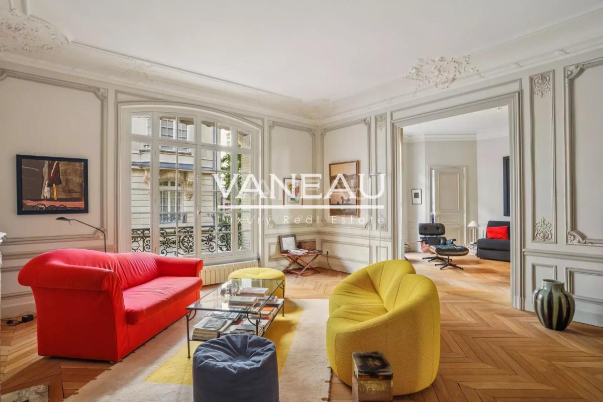 Appartement haussmannien d’exception – Square de la Tour Maubour