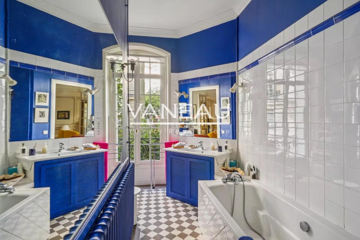Appartement haussmannien d’exception – Square de la Tour Maubour