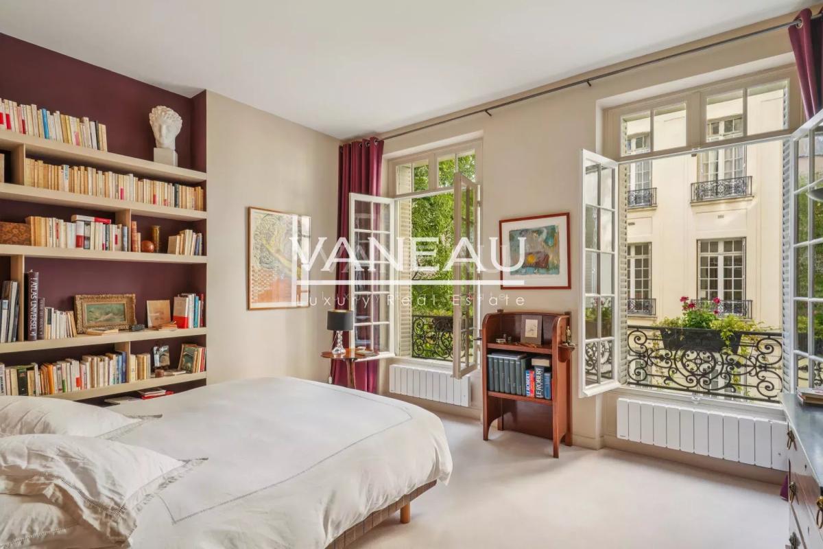 Appartement haussmannien d’exception – Square de la Tour Maubour