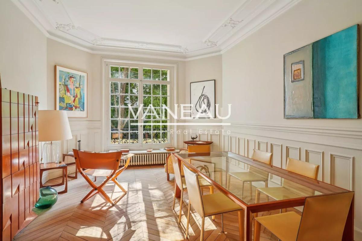 Appartement haussmannien d’exception – Square de la Tour Maubour