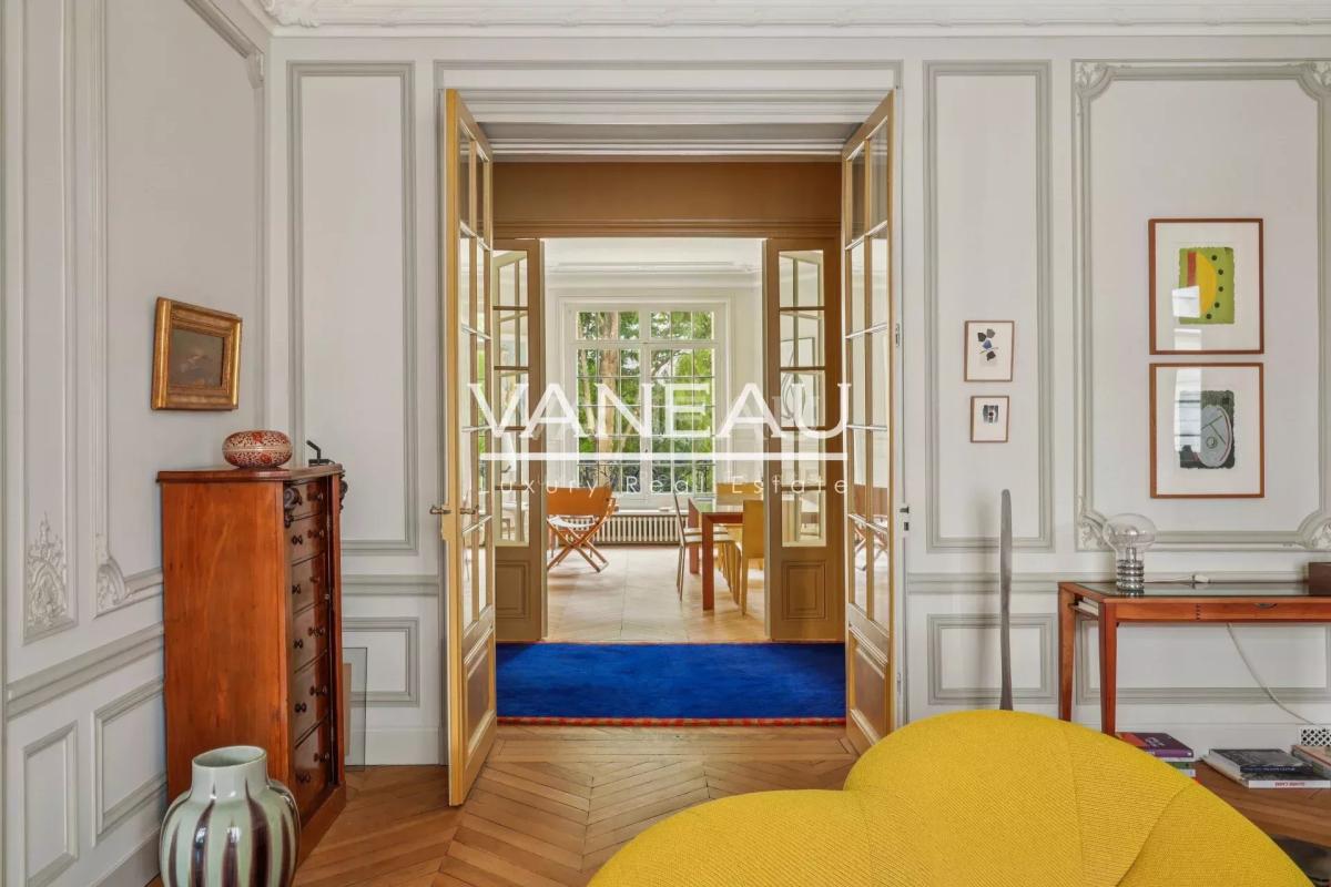 Appartement haussmannien d’exception – Square de la Tour Maubour