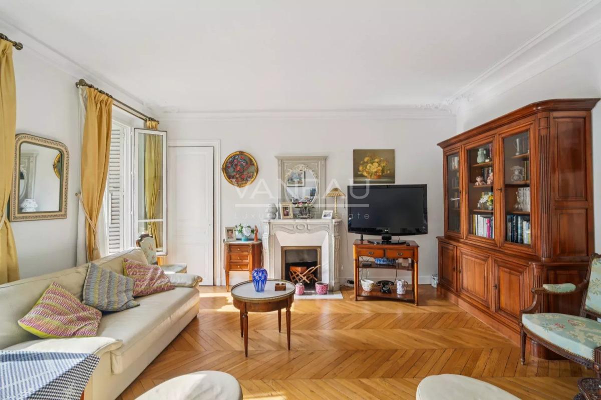 PARIS XVe Général Beuret -Superbe appartement de réception sur u