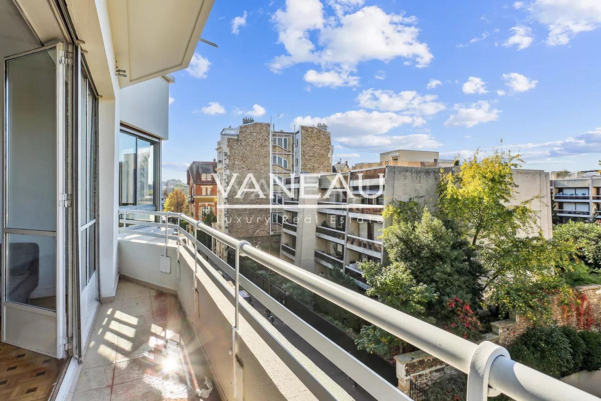 PARIS XVIe - Serres d'Auteuil - Vue dégagée - Balcon