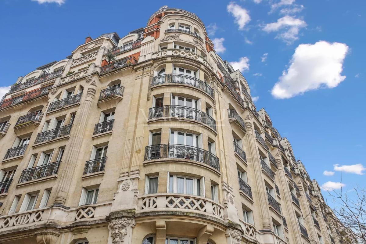 PARIS XVI - Village d'Auteuil - Beau 3 pièces années 30.