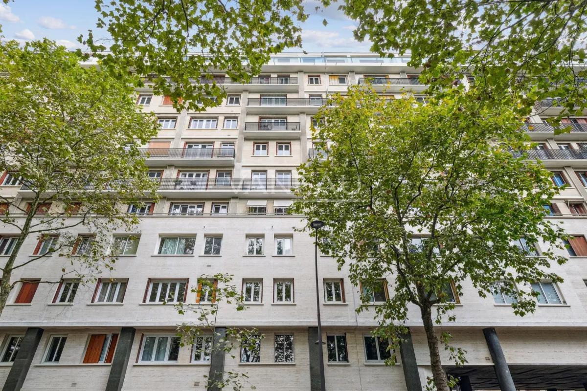 BOULOGNE - Porte de Saint Cloud  -  Grand studio - idéal investi