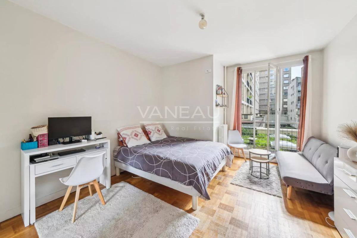 BOULOGNE - Porte de Saint Cloud  -  Grand studio - idéal investi