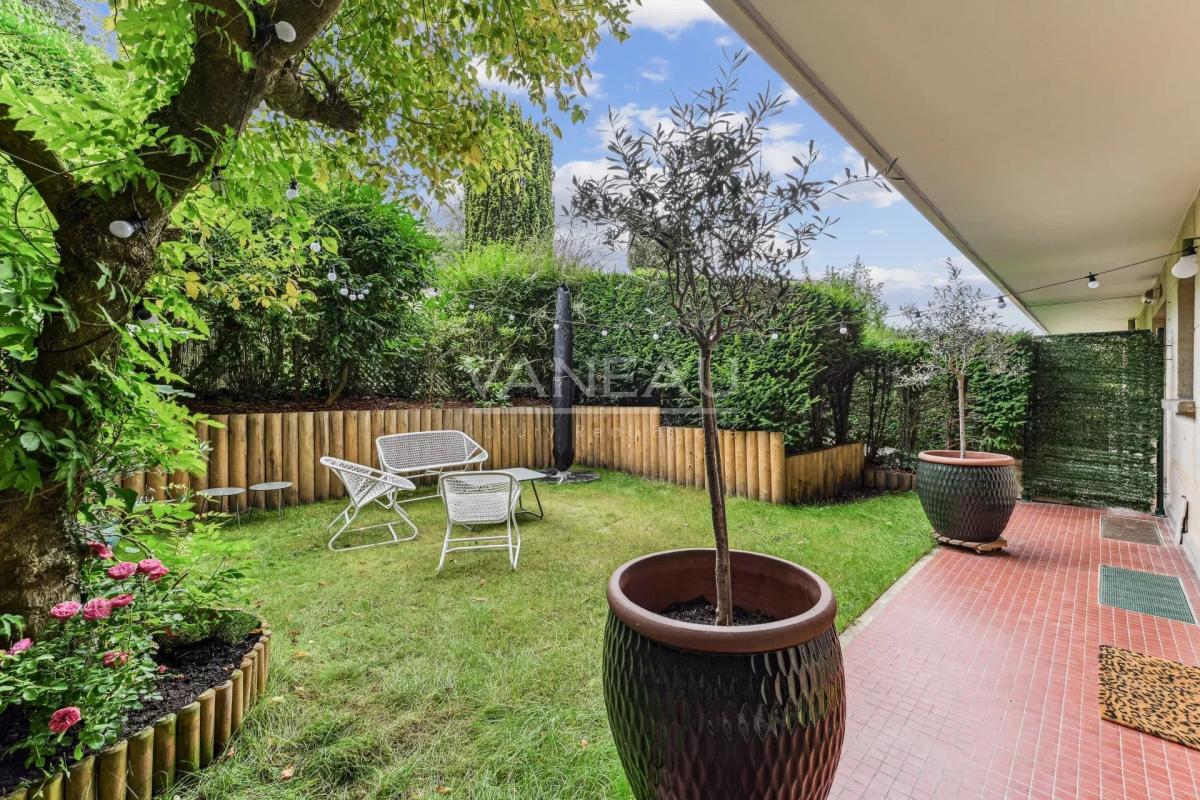 Ville d'Avray - Appartement familial bordé par un vaste jardin p