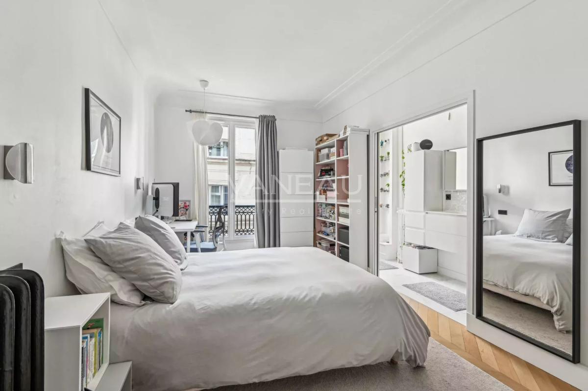 Paris Ier - Les Halles - Appartement deux pièces en parfait état