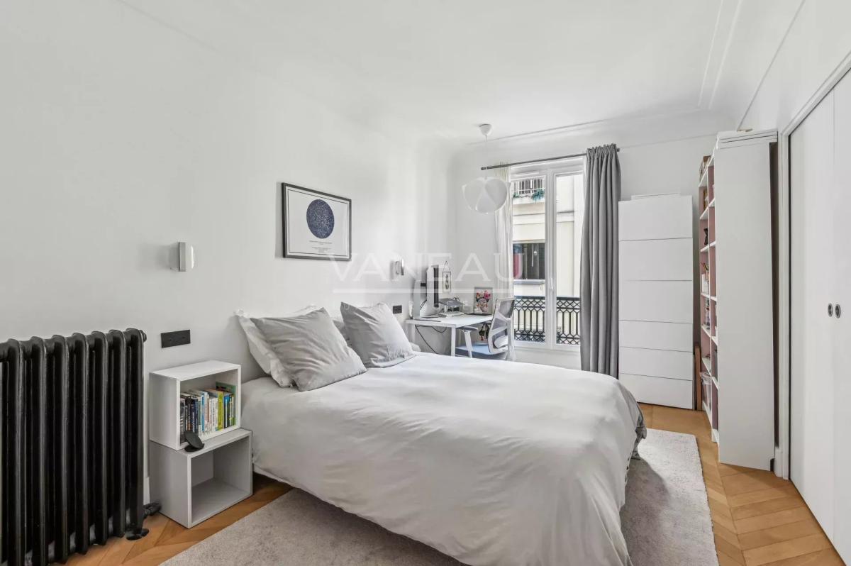 Paris Ier - Les Halles - Appartement deux pièces en parfait état