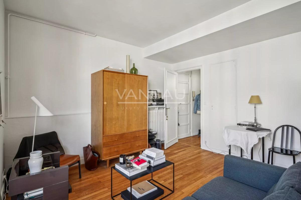Paris XIVe - studio lumineux avec balcon et vue dégagée