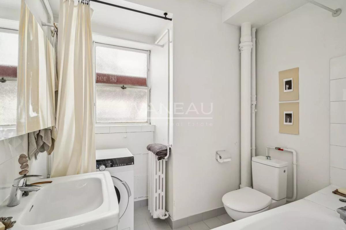 Paris XIVe - studio lumineux avec balcon et vue dégagée