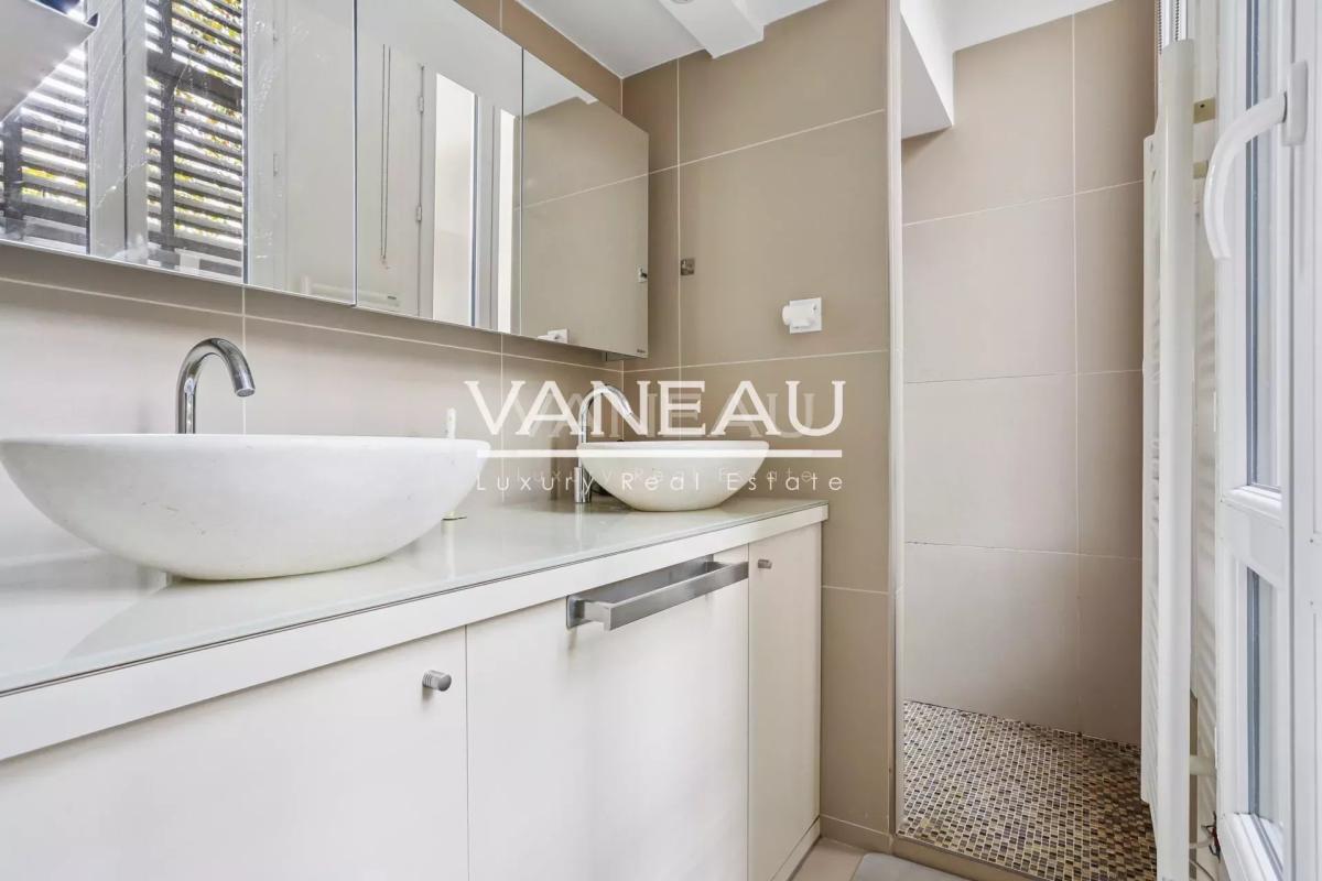 Pied à terre - refait à neuf - Ternes