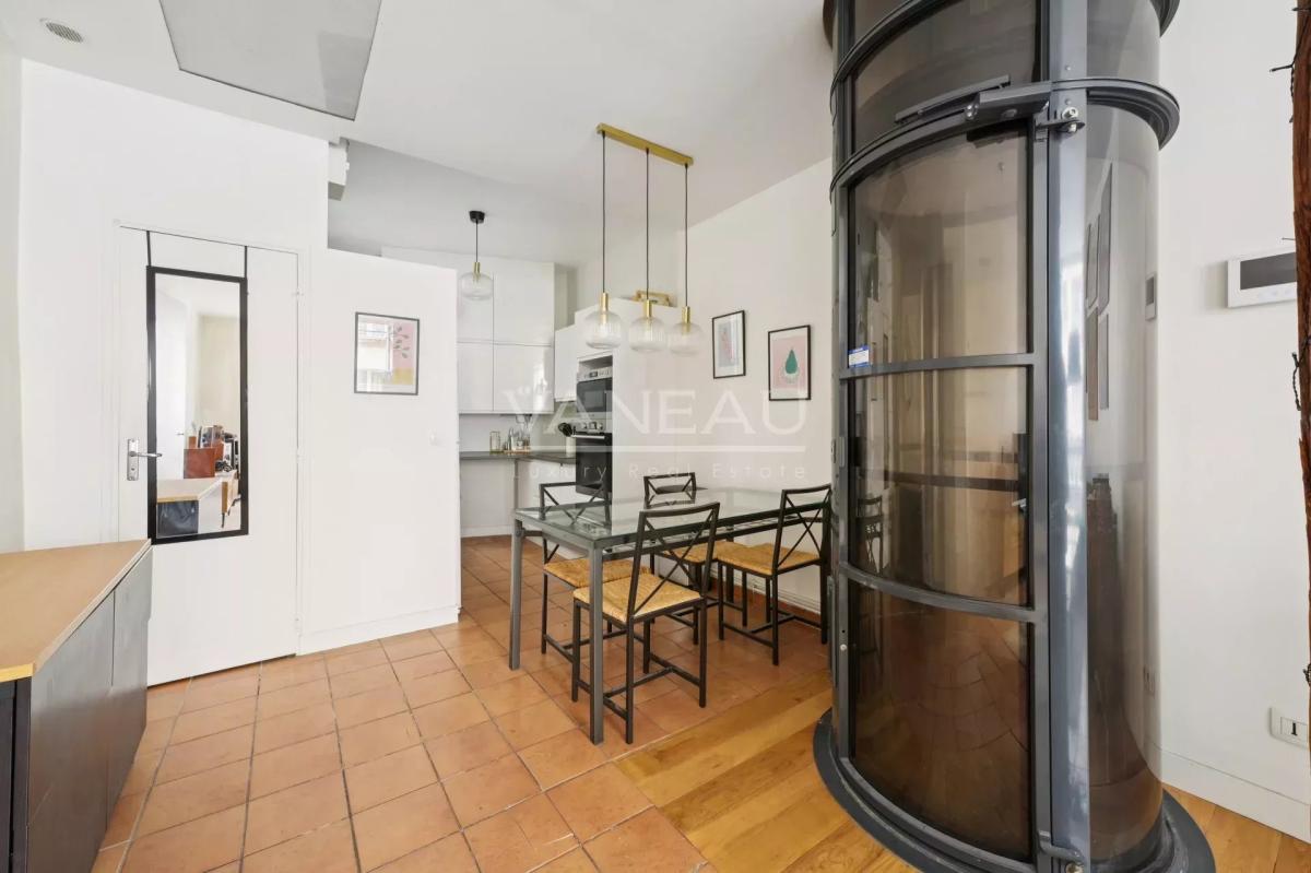 Paris IXème - Rue Mansart - Six pièces en triplex - Habitation e