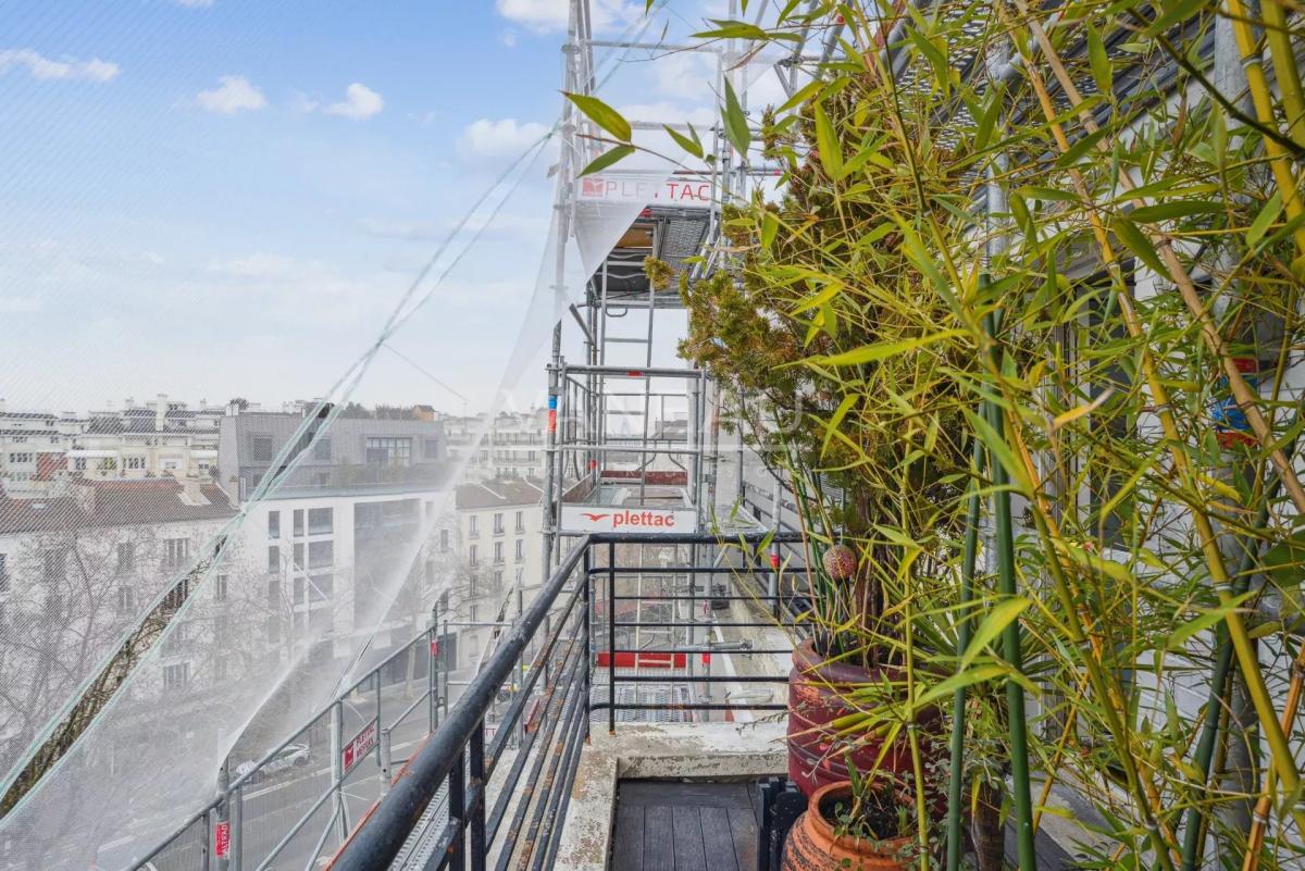 Dernier étage avec terrasse