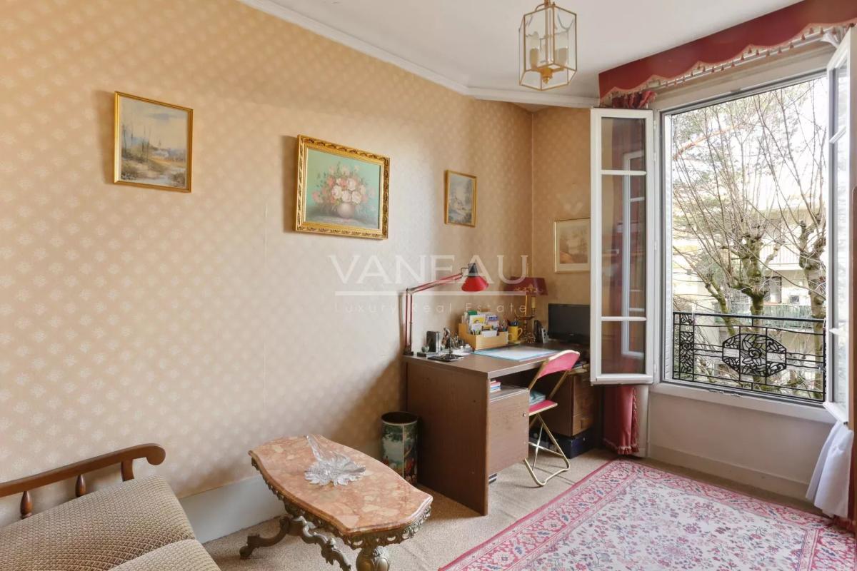 Bel ancien, en étage avec ascenseur