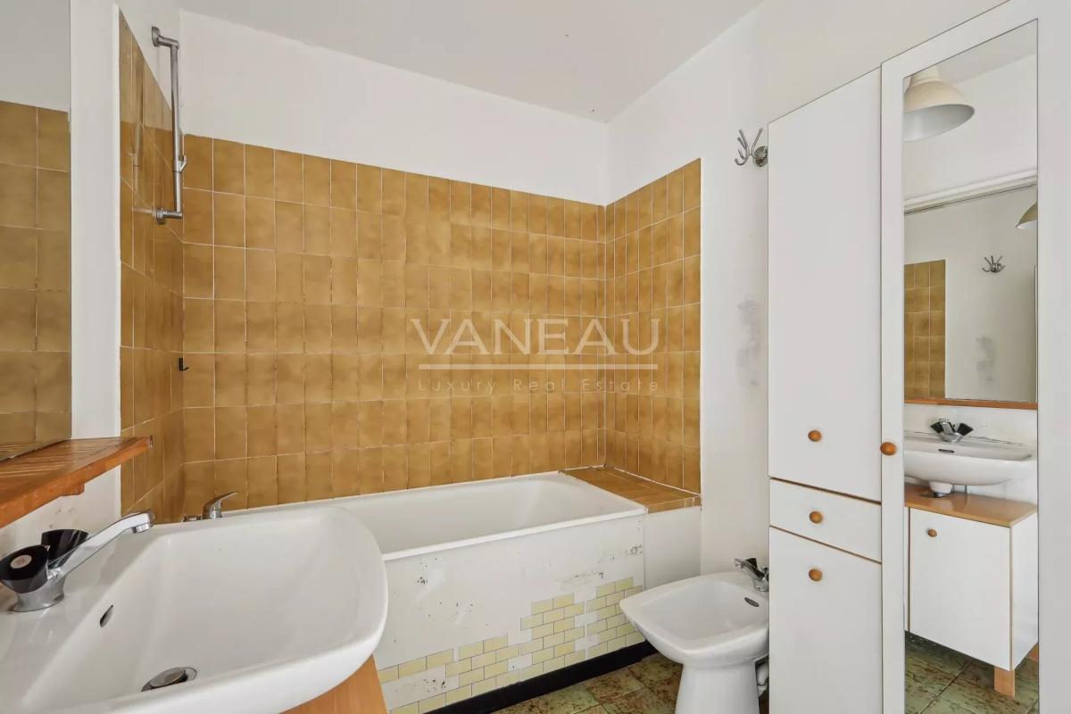 EXCLUSIVITE - DEUX PIECES AVEC BALCON - PROCHE DES PASSAGES