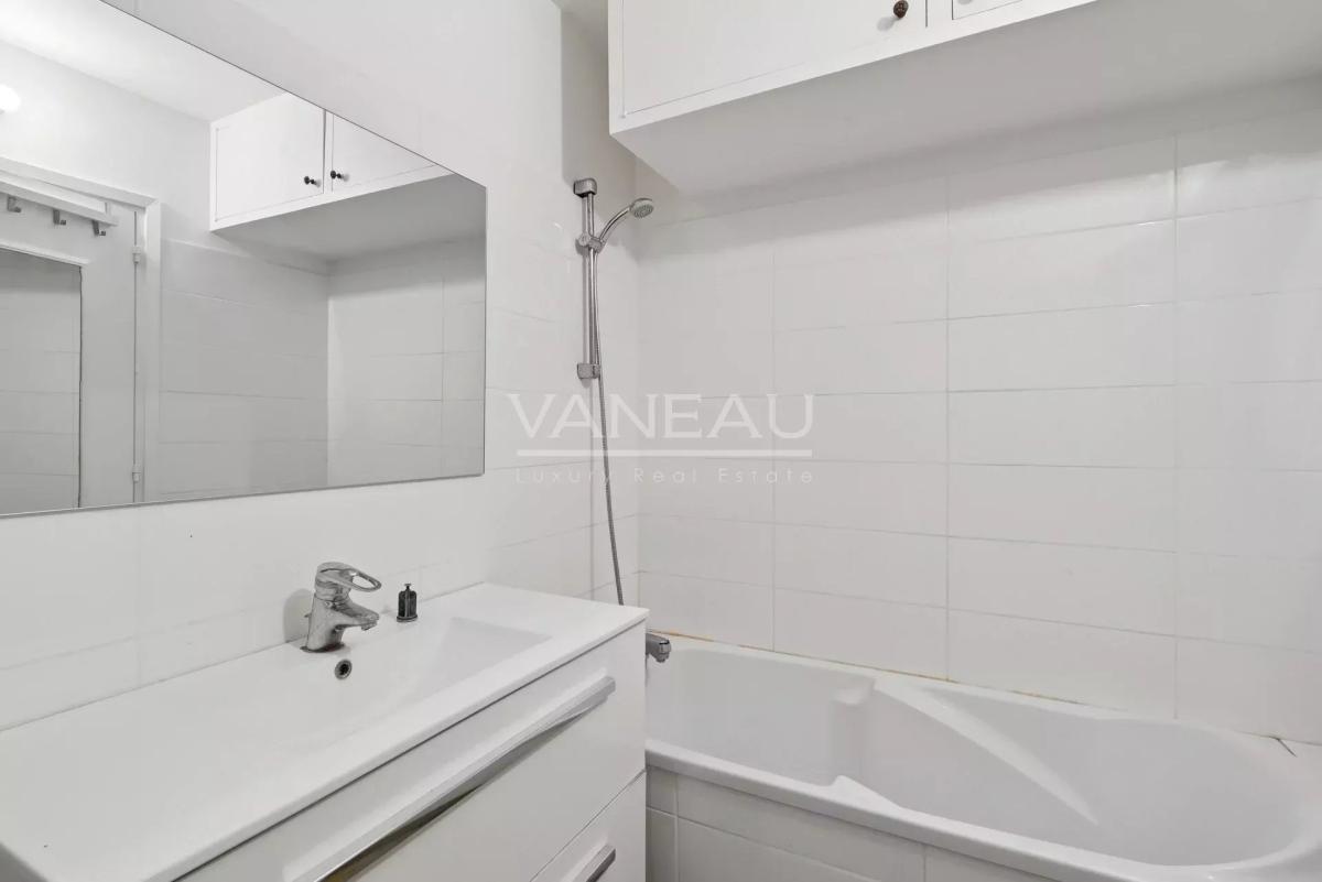 Paris XVIe - Place de Mexico / Trocadéro - Studio