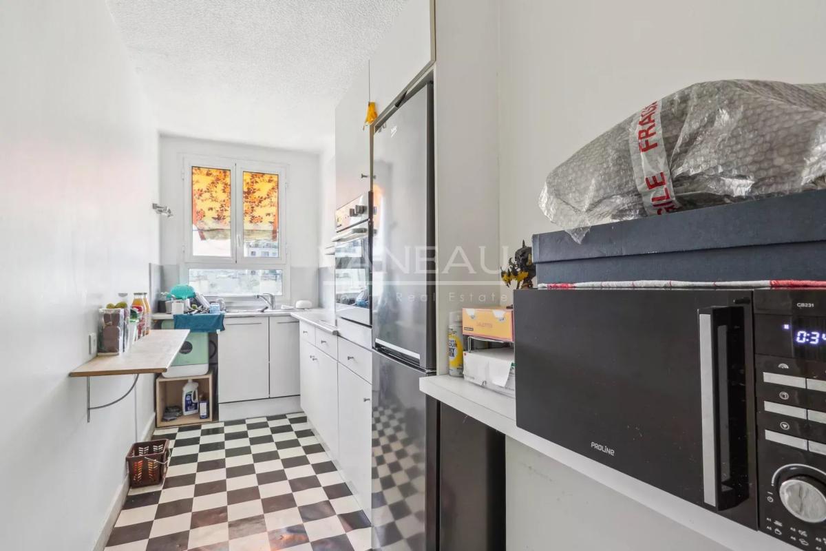 Exclusivité - Paris12e - Bizot - Vendu loué - Deux pièces vue dé