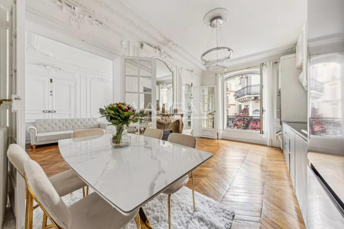 PARIS VIIIe - Appartement familial et de réception