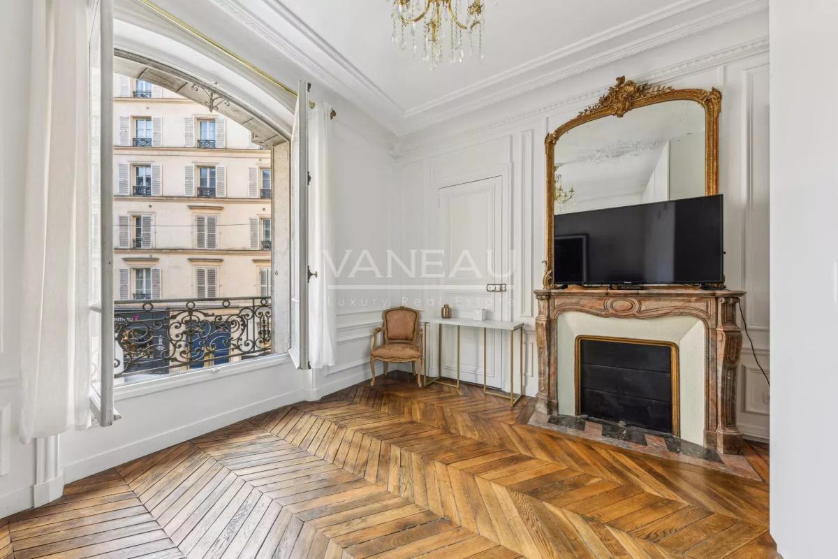 PARIS VIIIe - Appartement familial et de réception