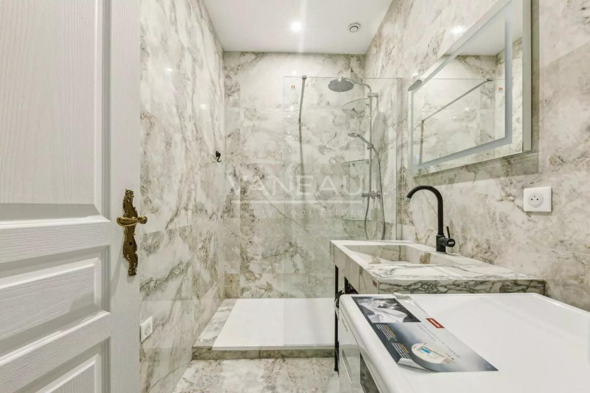 PARIS VIIIe - Appartement familial et de réception