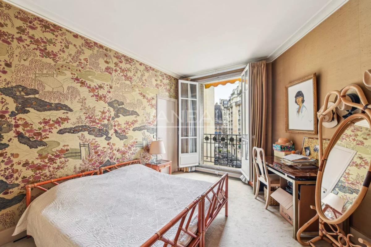 Paris XVI Nord - 197m2 - Beau familial étage élevé, vue dégagée.