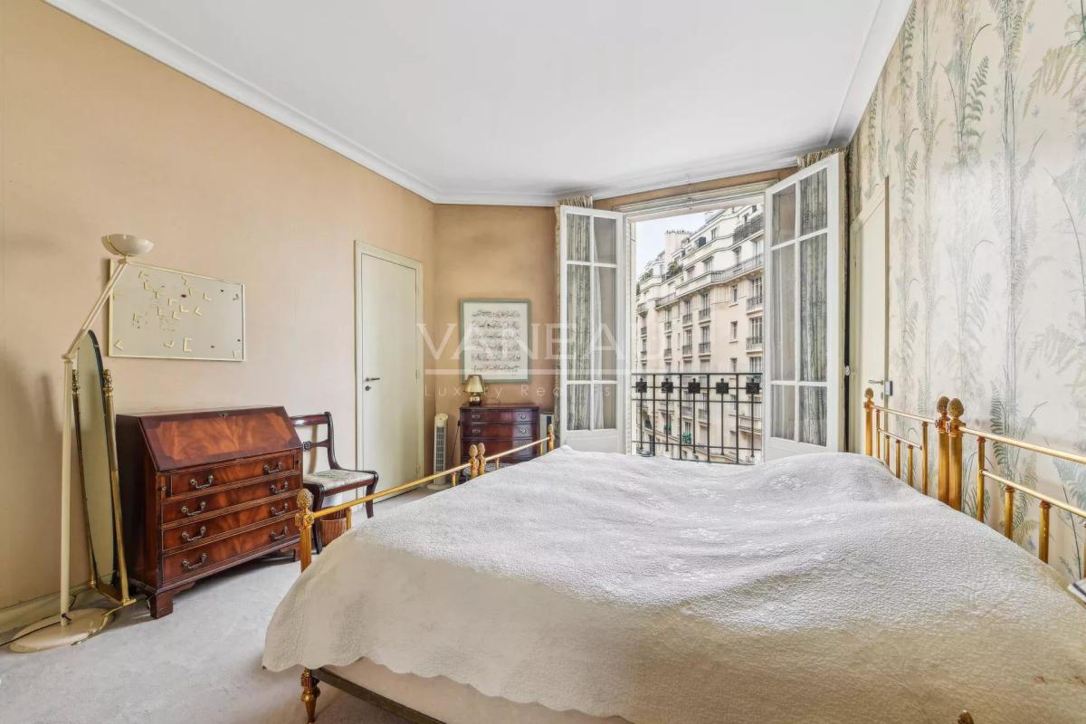 Paris XVI Nord - 197m2 - Beau familial étage élevé, vue dégagée.