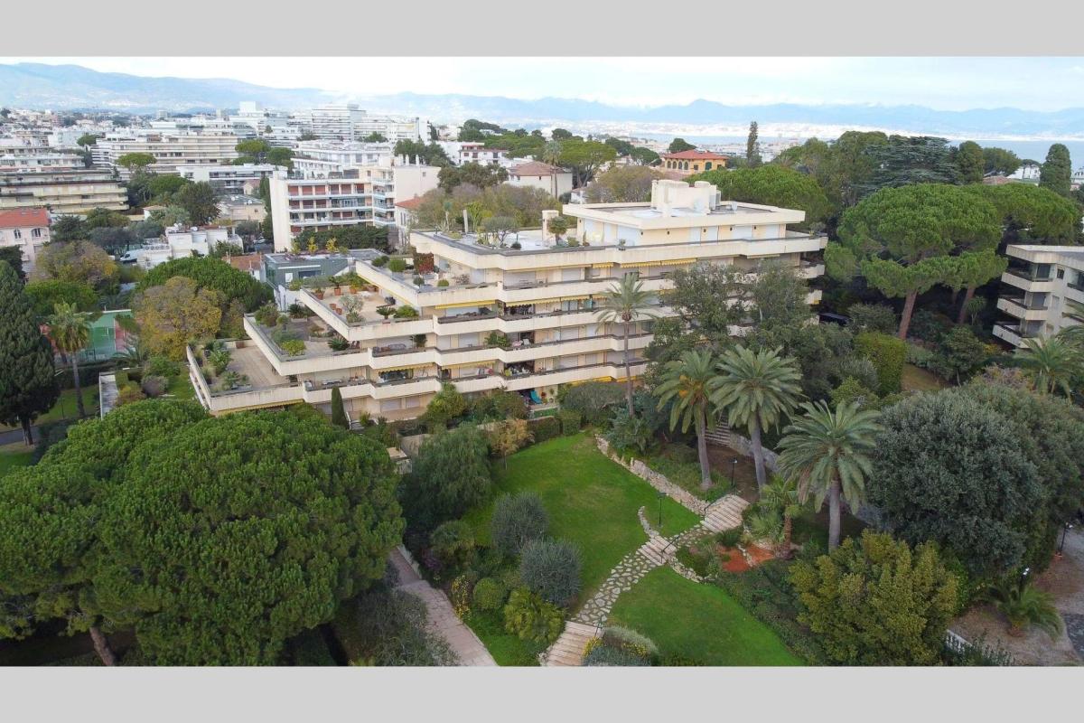 Juan les Pins, magnifique Rez-de-jardin dans une résidence de st