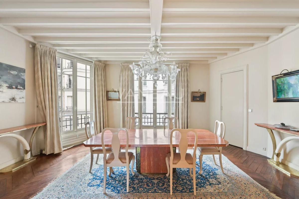 Paris XVI Nord - 197m2 - Beau familial étage élevé, vue dégagée.