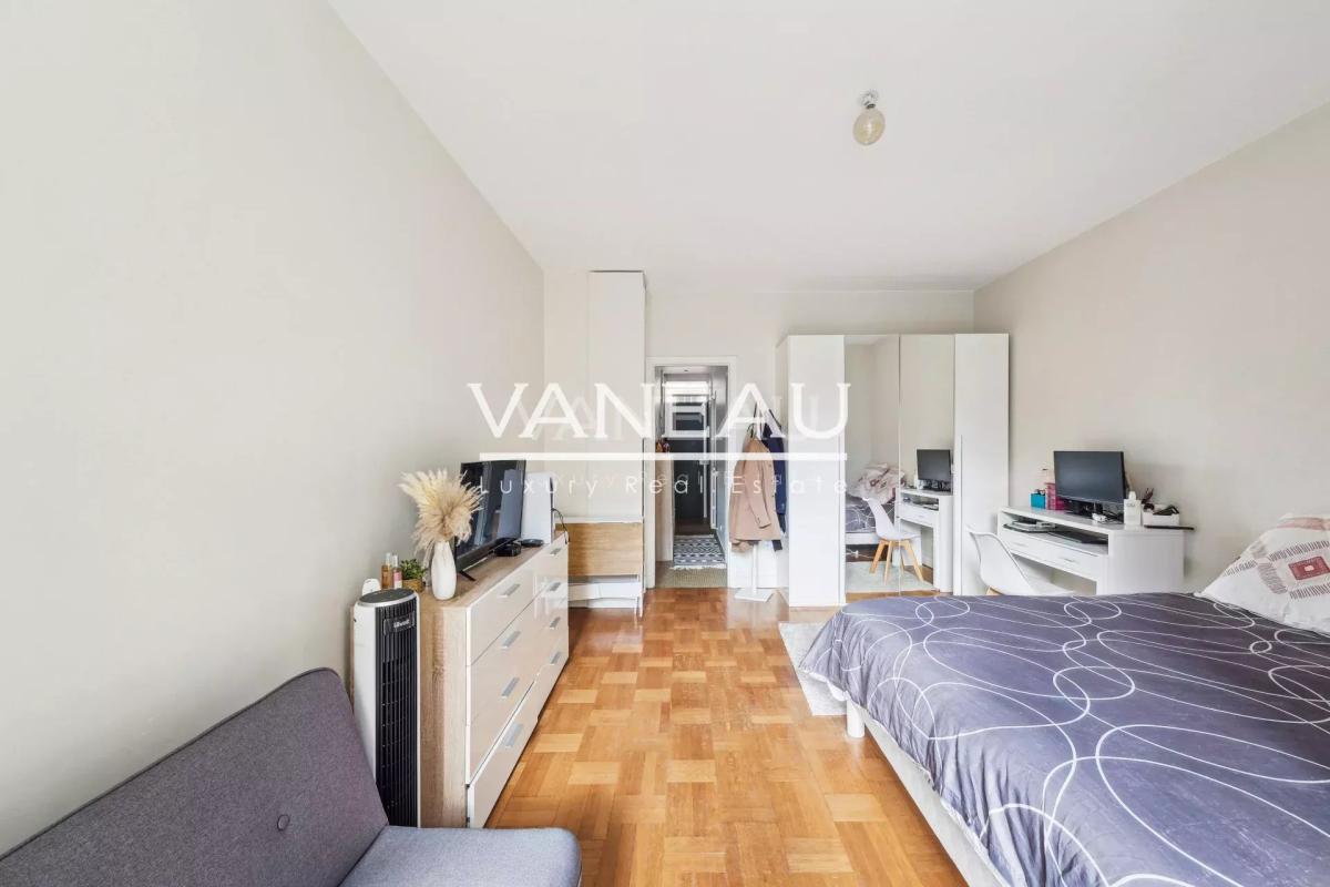BOULOGNE - Porte de Saint Cloud  -  Grand studio - idéal investi