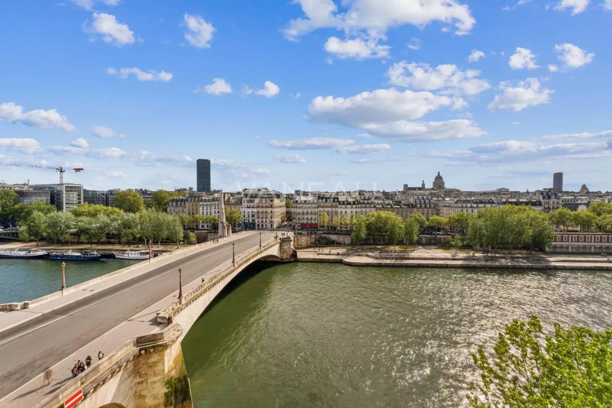 Paris IV- Ile Saint-Louis- Charmant appartement de 64m² avec vue