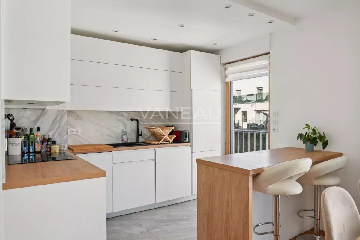 DEUX PIECES AVEC TERRASSE EN ETAGE ELEVE