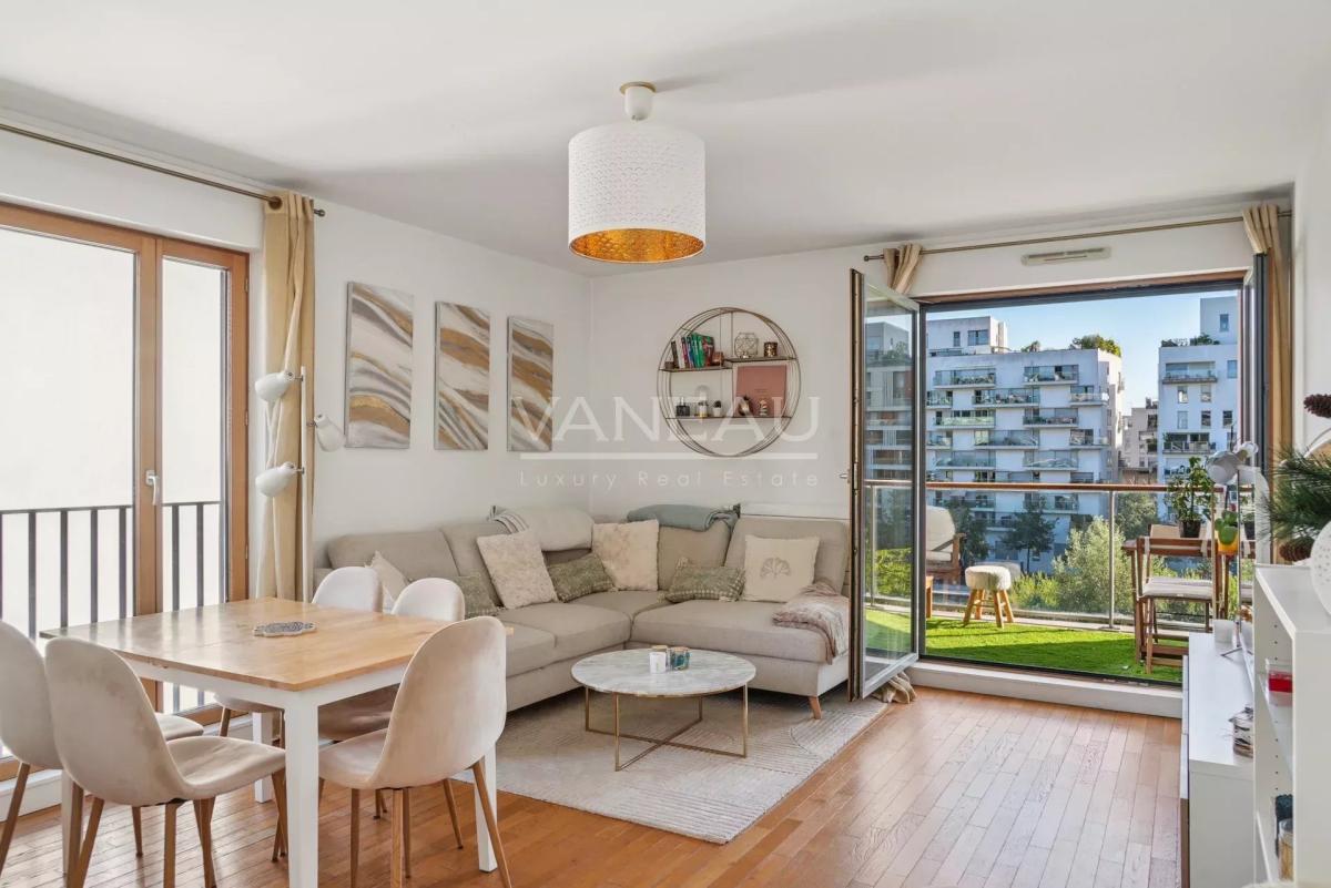 DEUX PIECES AVEC TERRASSE EN ETAGE ELEVE