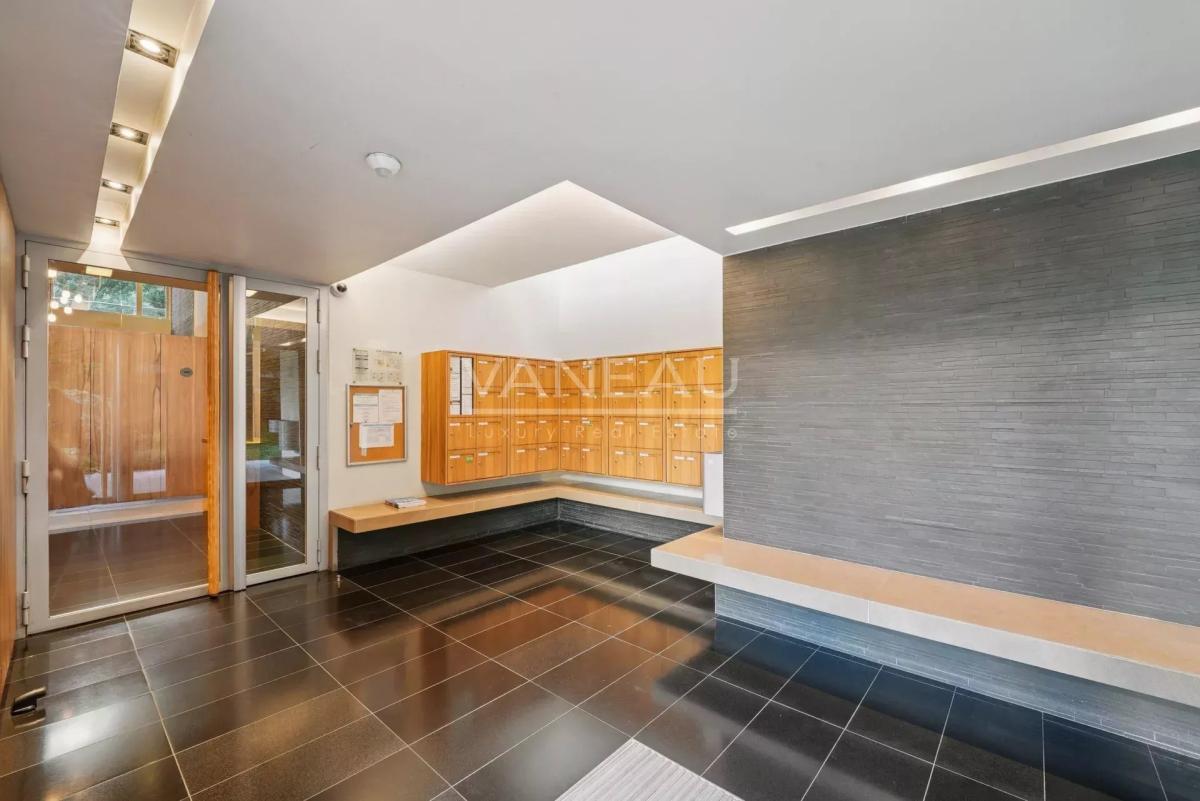 DEUX PIECES AVEC TERRASSE EN ETAGE ELEVE