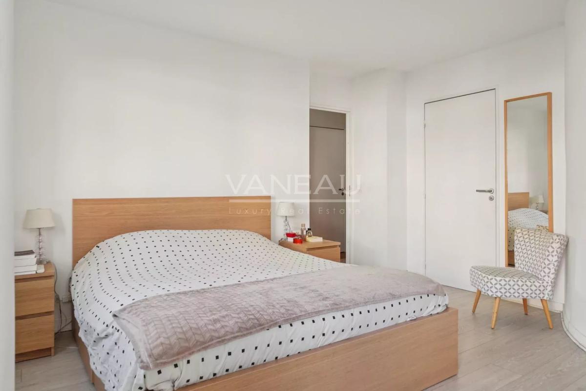 DEUX PIECES AVEC TERRASSE EN ETAGE ELEVE