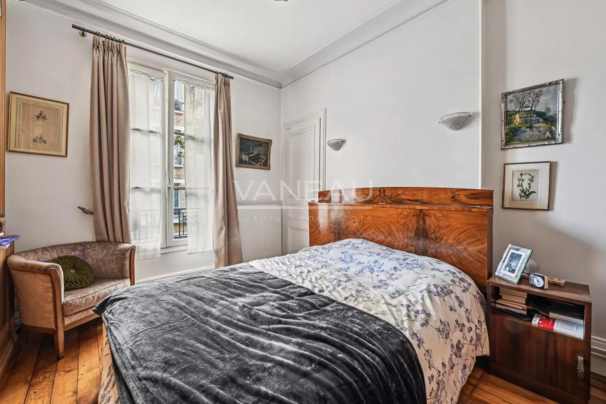 PARIS XVI - Rue d'Auteuil - 2 à 3 pièces avec vue dégagée exposé