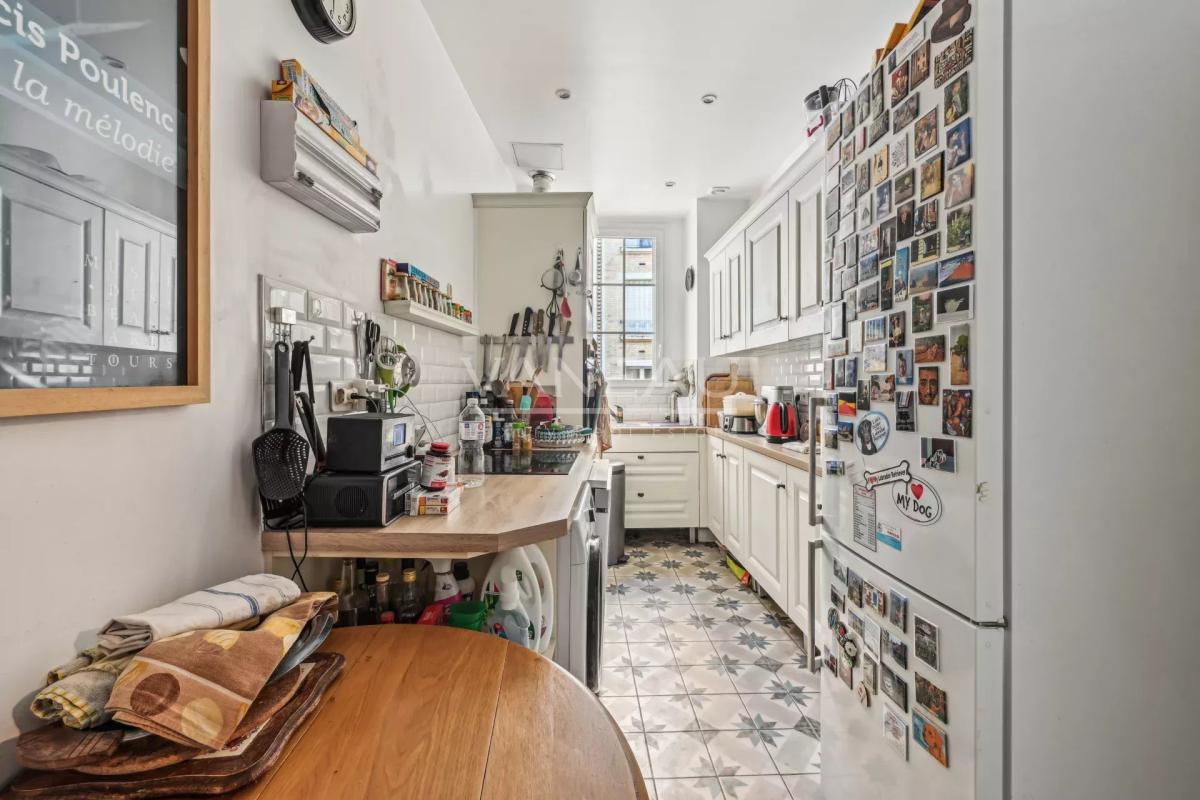 PARIS XVI - Rue d'Auteuil - 2 à 3 pièces avec vue dégagée exposé