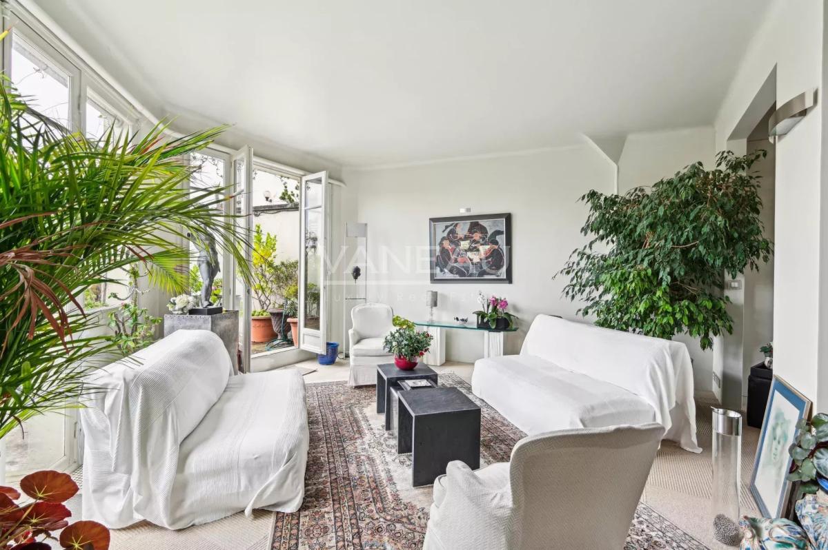 PARIS XVI - Auteuil Sud - Très beau deux pièces avec terrasse pl
