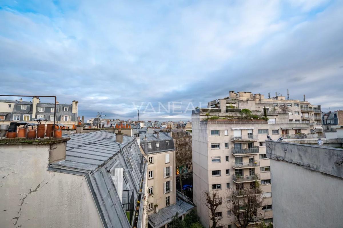 PARIS XVI - Village d'Auteuil - Chambre rénovée vue dégagée