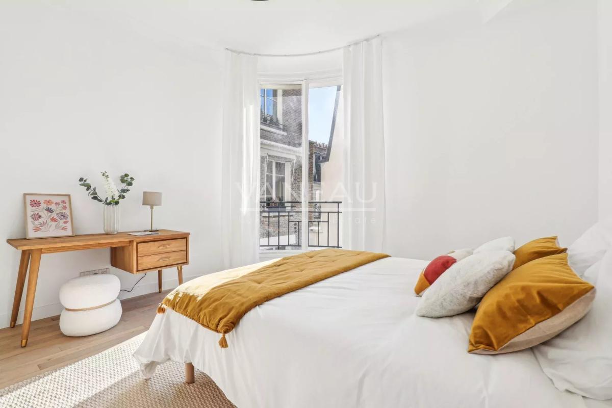Paris XVIe - Jasmin - Appartement de réception en étage élevé av