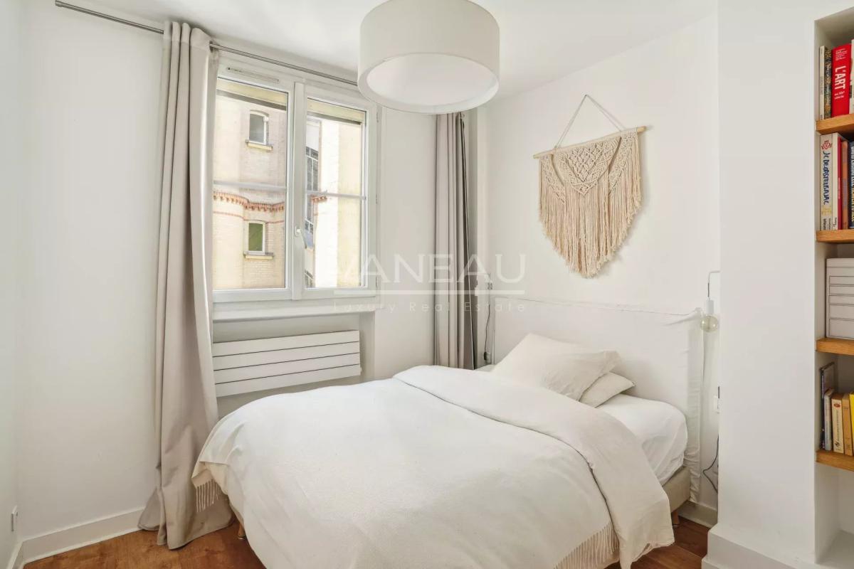 Paris VII - Cler - Charmant pied-à-terre, vue dégagée