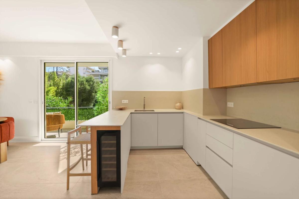 Appartement 3 pièces rénové à vendre - Cannes Basse Californie