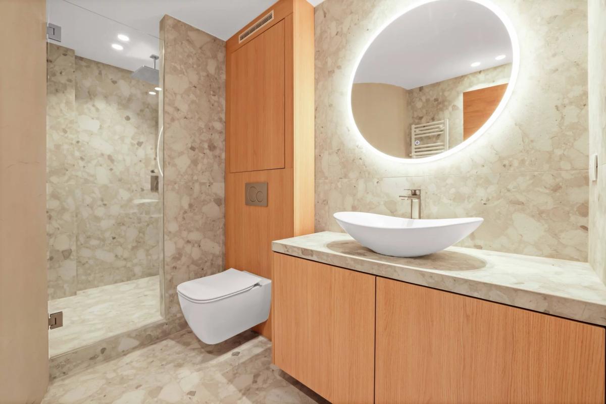 Appartement 3 pièces rénové à vendre - Cannes Basse Californie