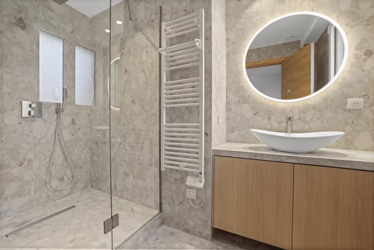 Appartement 3 pièces rénové à vendre - Cannes Basse Californie