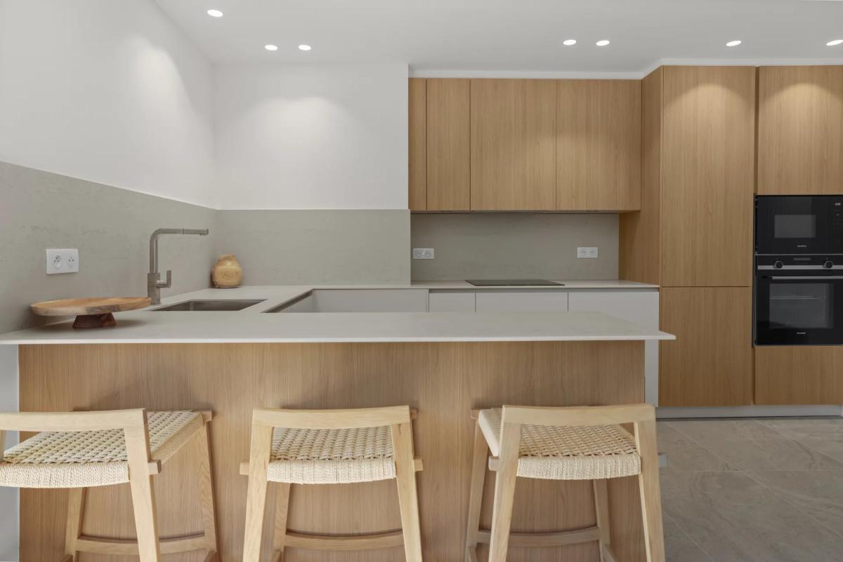 Appartement 3 pièces rénové à vendre - Cannes Basse Californie
