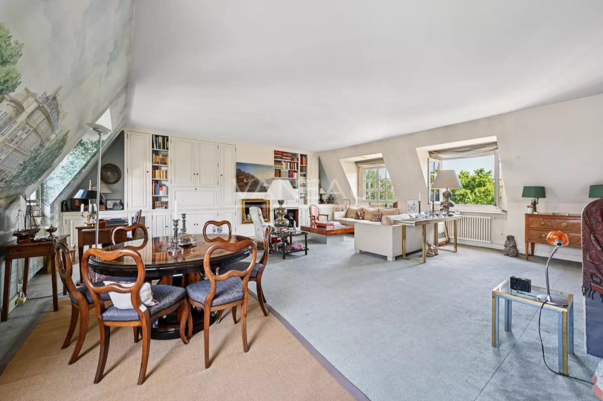 PARIS Ve - Monge / Montebello - Duplex d'exception en dernier ét