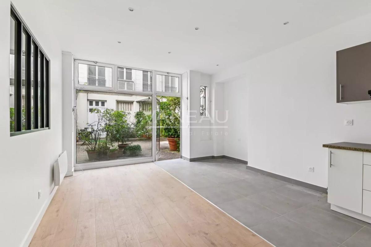 Paris VIIIe - A deux pas des Batignolles.