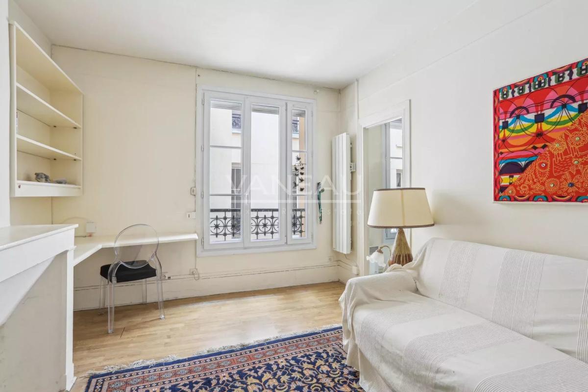 Paris VIIe - PROCHE RUE CLER -  Charmant Pied-à-Terre,